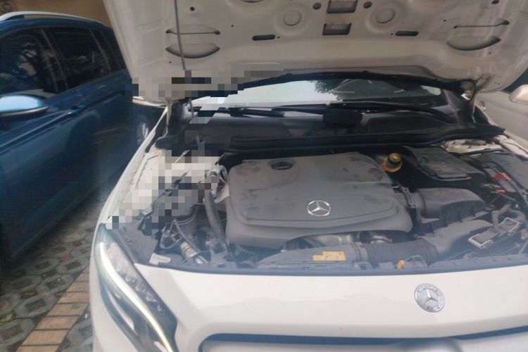 Used Mercedes-Benz GLA 2016 GLA 220 4MATIC Luxury Model Engine Bay Right