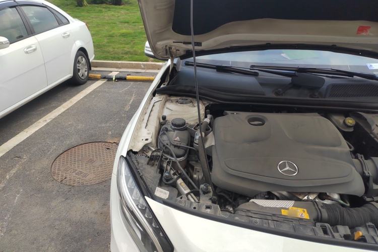 Used Mercedes-Benz GLA 2016 GLA 200 Fashion Model Engine Bay Right
