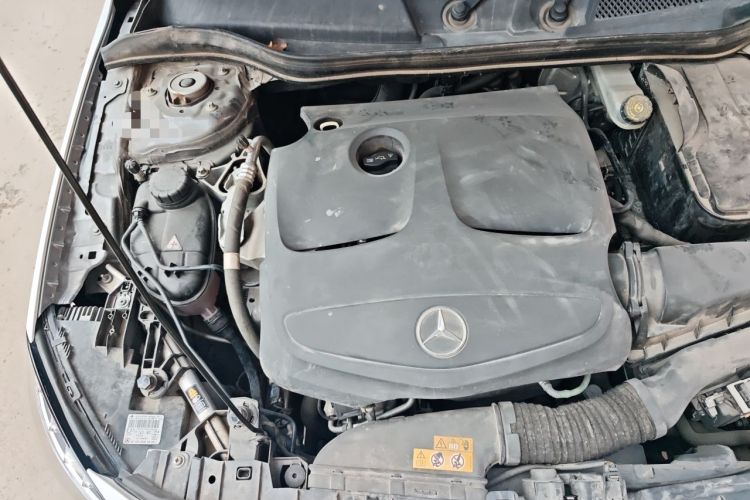 Used Mercedes-Benz GLA 2016 GLA 200 Fashion Model Engine Bay Right