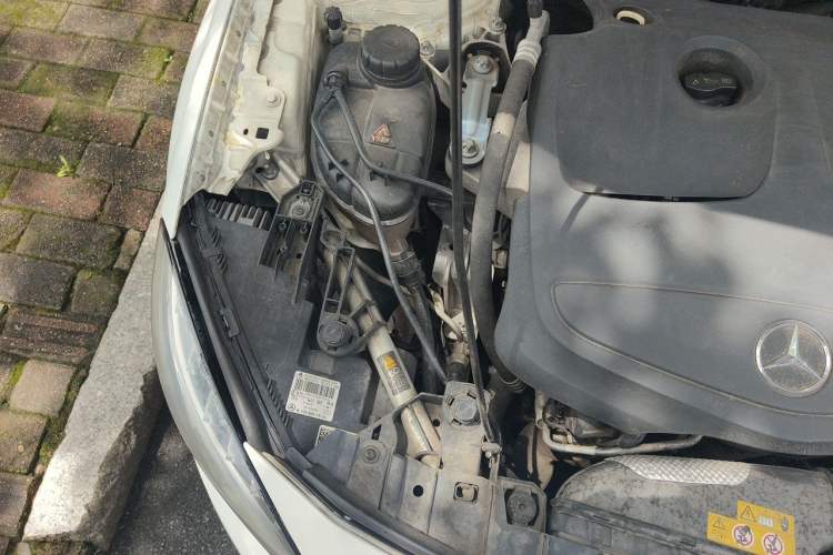 Used Mercedes-Benz GLA 2016 GLA 200 Fashion Model Engine Bay Right