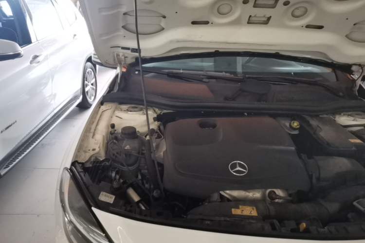 Used Mercedes-Benz GLA 2016 GLA 200 Sport Edition Engine Bay Right