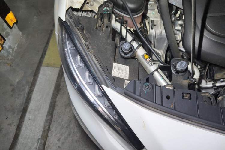 Used Mercedes-Benz GLA 2016 GLA 200 Fashion Model Engine Bay Right
