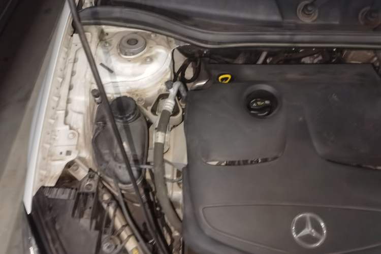 Used Mercedes-Benz GLA 2016 GLA 220 4MATIC Luxury Model Engine Bay Right