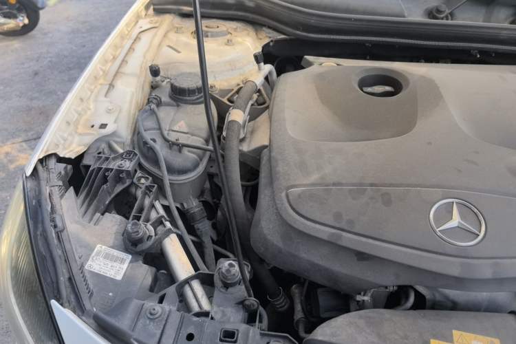 Used Mercedes-Benz GLA 2016 GLA 200 Sport Edition Engine Bay Right