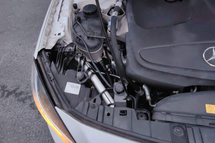 Used Mercedes-Benz GLA 2016 GLA 200 Sport Edition Engine Bay Right