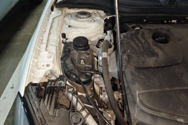 Used Mercedes-Benz GLA 2016 GLA 200 Sport Edition Engine Bay Right
