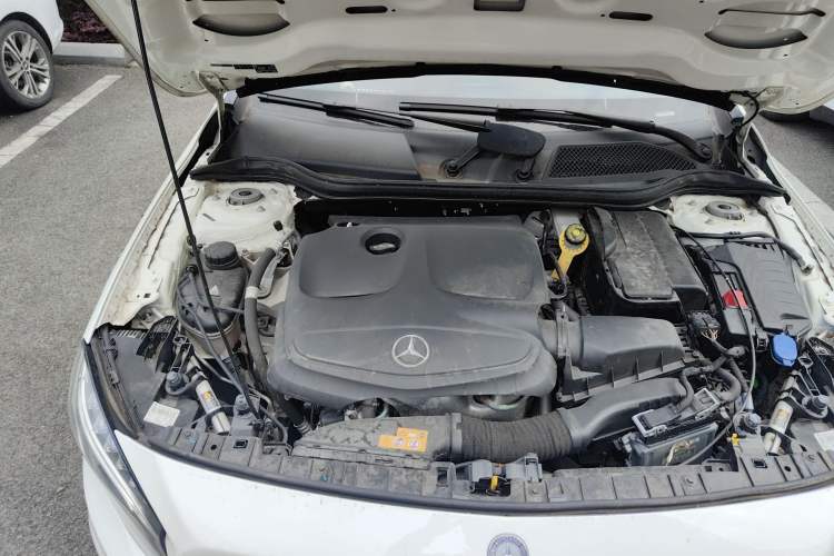 Used Mercedes-Benz GLA 2016 GLA 200 Fashion Model Engine Bay Right
