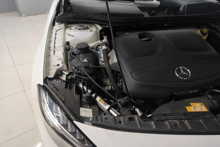 Used Mercedes-Benz GLA 2016 GLA 220 4MATIC Fashion Edition Engine Bay Right