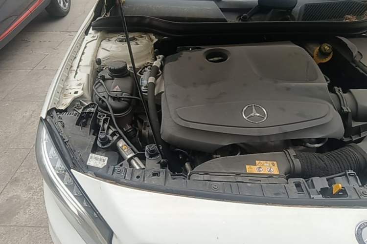 Used Mercedes-Benz GLA 2016 GLA 200 Fashion Model Engine Bay Right