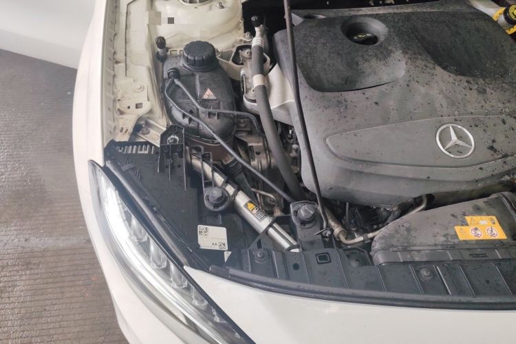 Used Mercedes-Benz GLA 2016 GLA 220 4MATIC Luxury Model Engine Bay Right