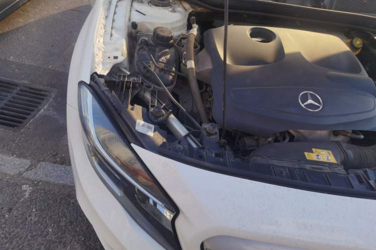 Used Mercedes-Benz GLA 2016 GLA 200 Sport Edition Engine Bay Right