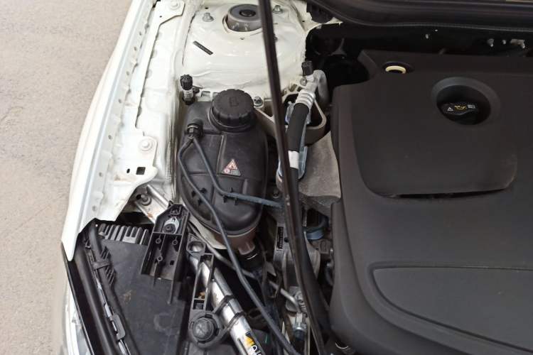 Used Mercedes-Benz GLA 2016 GLA 200 Fashion Model Engine Bay Right