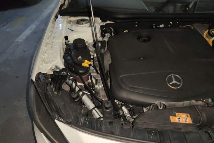 Used Mercedes-Benz GLA 2016 GLA 200 Sport Edition Engine Bay Right