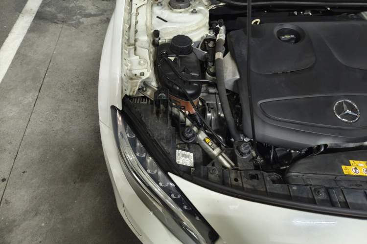Used Mercedes-Benz GLA 2016 GLA 200 Fashion Model Engine Bay Right
