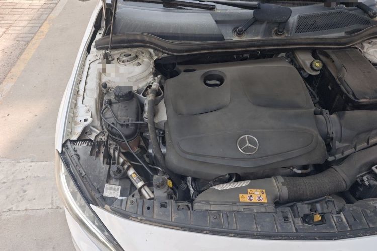 Used Mercedes-Benz GLA 2016 GLA 220 4MATIC Luxury Model Engine Bay Right