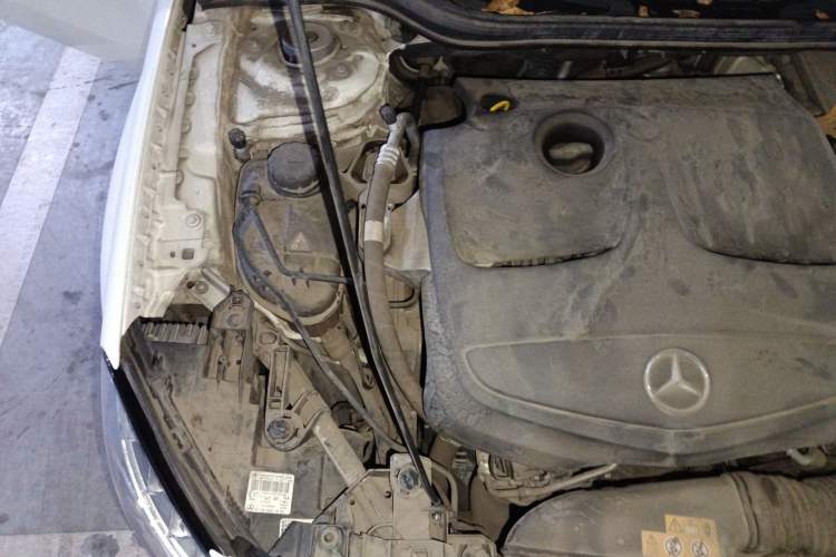 Used Mercedes-Benz GLA 2016 GLA 220 4MATIC Luxury Model Engine Bay Right
