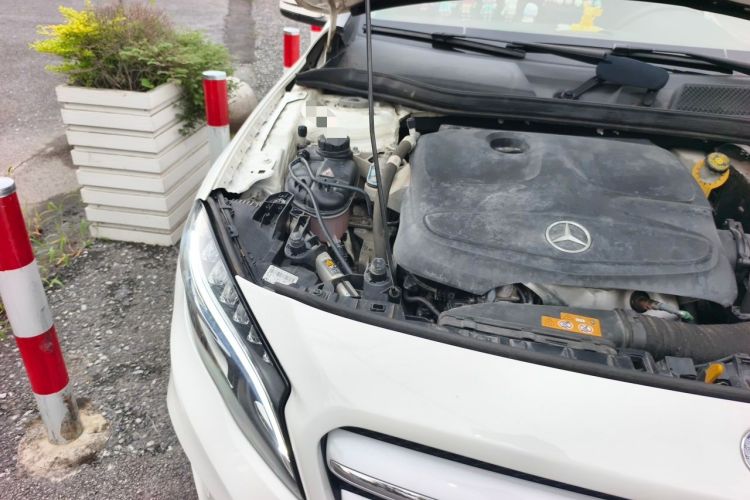 Used Mercedes-Benz GLA 2016 GLA 200 Fashion Model Engine Bay Right