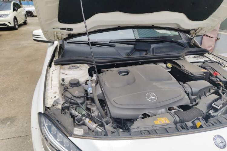 Used Mercedes-Benz GLA 2016 GLA 200 Fashion Model Engine Bay Right