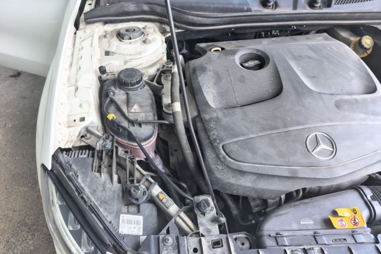 Used Mercedes-Benz GLA 2016 GLA 200 Fashion Model Engine Bay Right