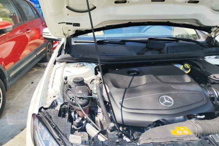 Used Mercedes-Benz GLA 2016 GLA 200 Fashion Model Engine Bay Right