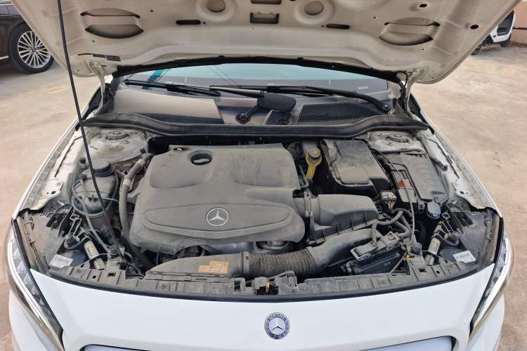Used Mercedes-Benz GLA 2016 GLA 200 Fashion Model Engine Bay