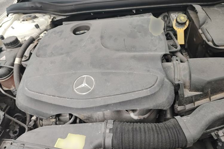 Used Mercedes-Benz GLA 2016 GLA 220 4MATIC Luxury Model Engine Bay