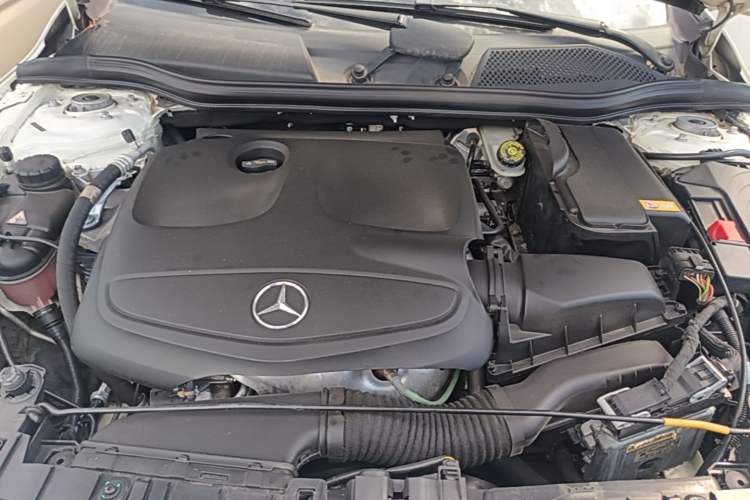 Used Mercedes-Benz GLA 2016 GLA 200 Fashion Model Engine Bay