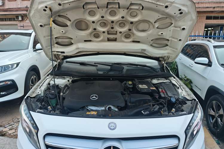 Used Mercedes-Benz GLA 2016 GLA 200 Fashion Model Engine Bay