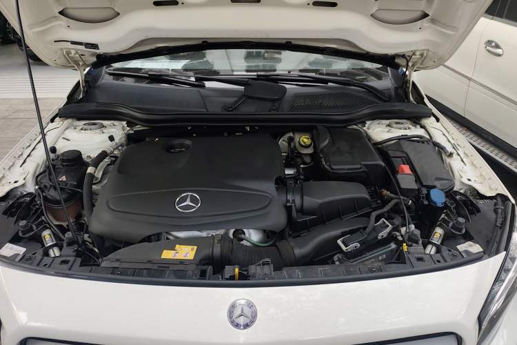 Used Mercedes-Benz GLA 2016 GLA 200 Fashion Model Engine Bay