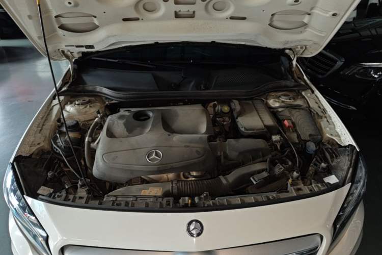 Used Mercedes-Benz GLA 2016 GLA 220 4MATIC Fashion Edition Engine Bay