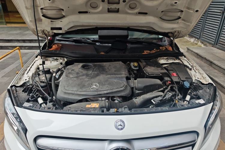 Used Mercedes-Benz GLA 2016 GLA 200 Fashion Model Engine Bay