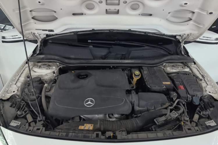 Used Mercedes-Benz GLA 2016 GLA 220 4MATIC Luxury Model Engine Bay