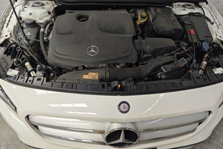 Used Mercedes-Benz GLA 2016 GLA 220 4MATIC Luxury Model Engine Bay