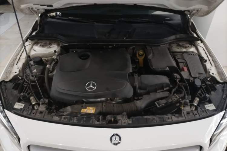 Used Mercedes-Benz GLA 2016 GLA 200 Fashion Model Engine Bay