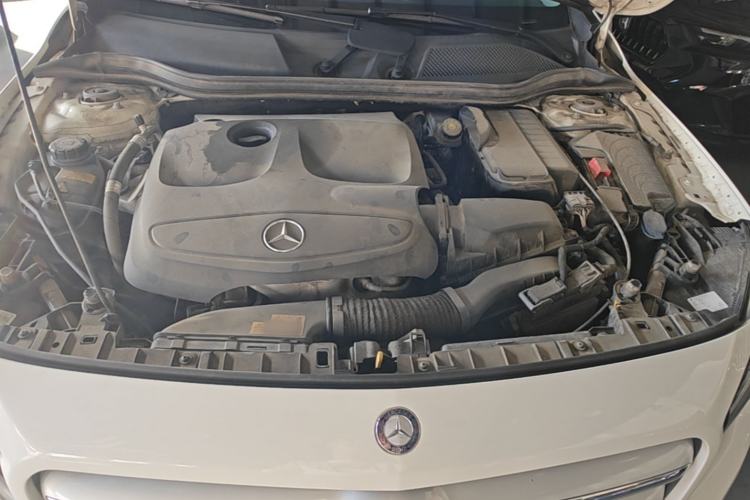 Used Mercedes-Benz GLA 2016 GLA 220 4MATIC Fashion Edition Engine Bay