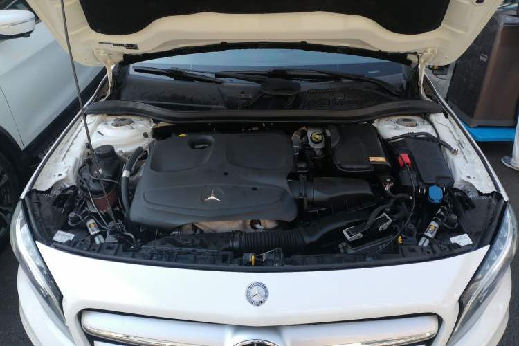 Used Mercedes-Benz GLA 2016 GLA 220 4MATIC Fashion Edition Engine Bay
