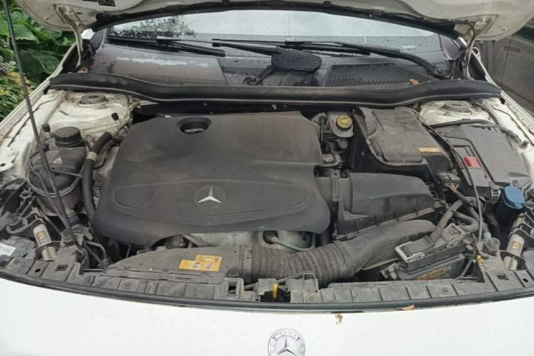 Used Mercedes-Benz GLA 2016 GLA 200 Fashion Model Engine Bay