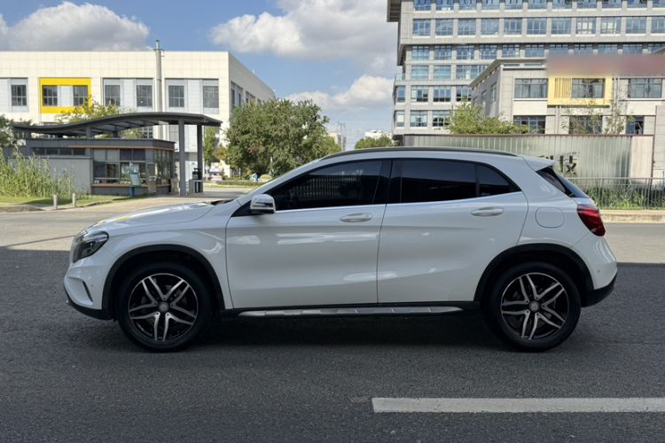 Used Mercedes-Benz GLA 2016 GLA 200 Fashion Model Exterior 1