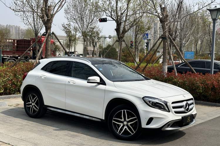 Used Mercedes-Benz GLA 2016 GLA 200 Fashion Model Exterior 1
