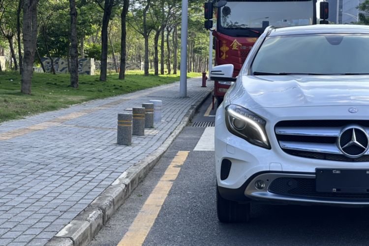 Used Mercedes-Benz GLA 2016 GLA 220 4MATIC Luxury Model Exterior 11