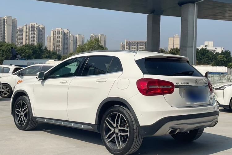 Used Mercedes-Benz GLA 2016 GLA 220 4MATIC Fashion Edition Exterior 2