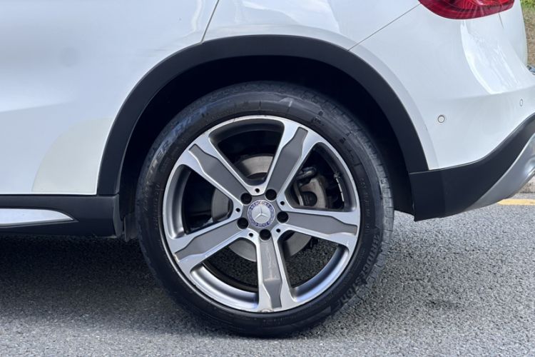 Used Mercedes-Benz GLA 2016 GLA 220 4MATIC Luxury Model Exterior 2