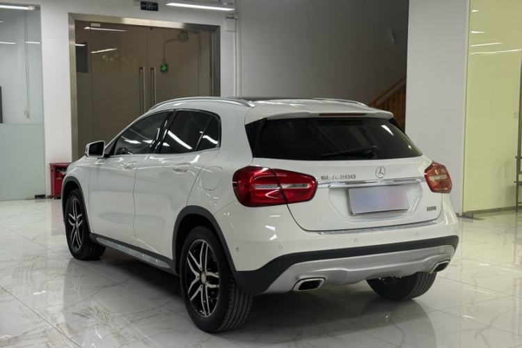 Used Mercedes-Benz GLA 2016 GLA 200 Fashion Model Exterior 2