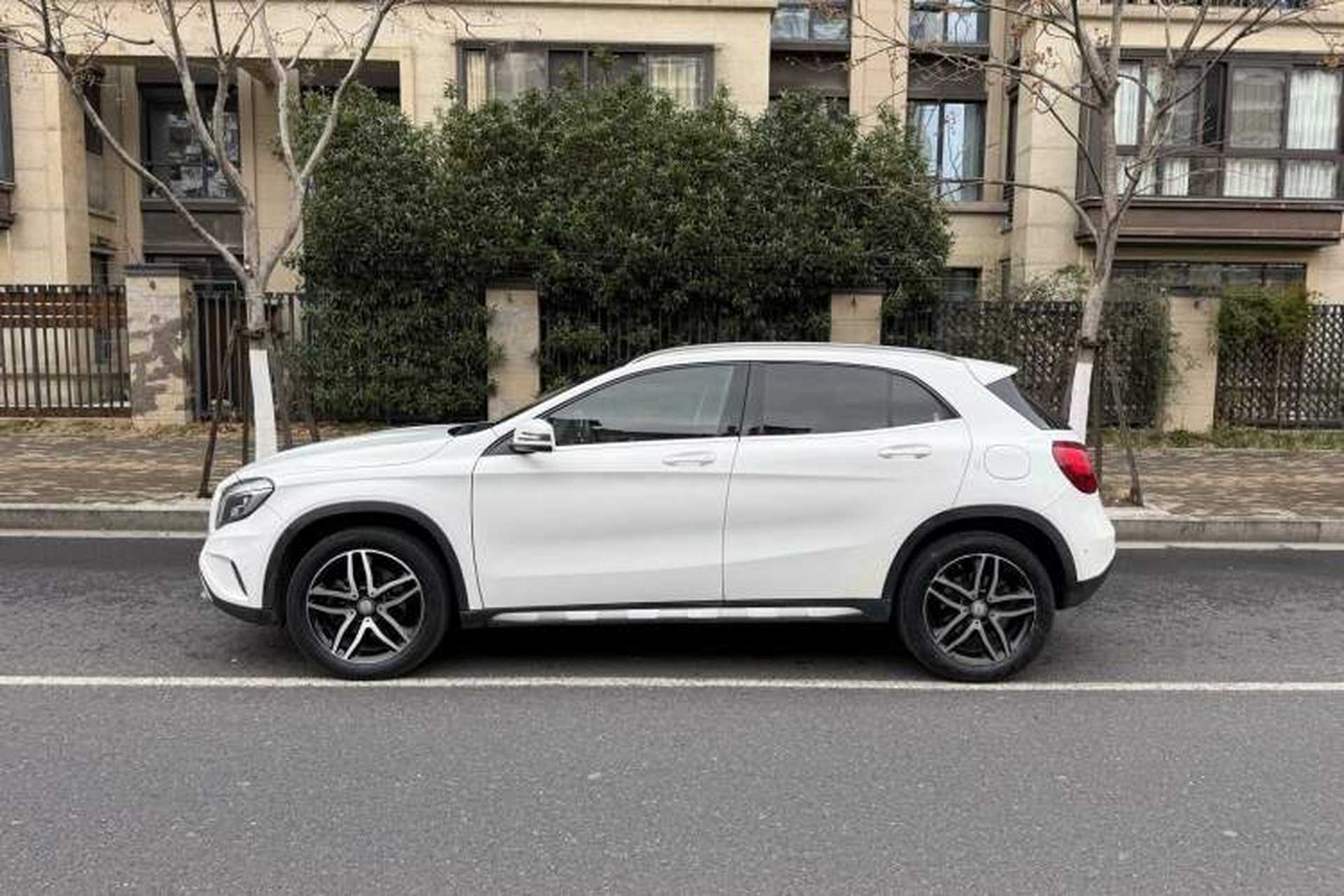 Used Mercedes-Benz GLA 2016 GLA 220 4MATIC Fashion Edition Exterior 2