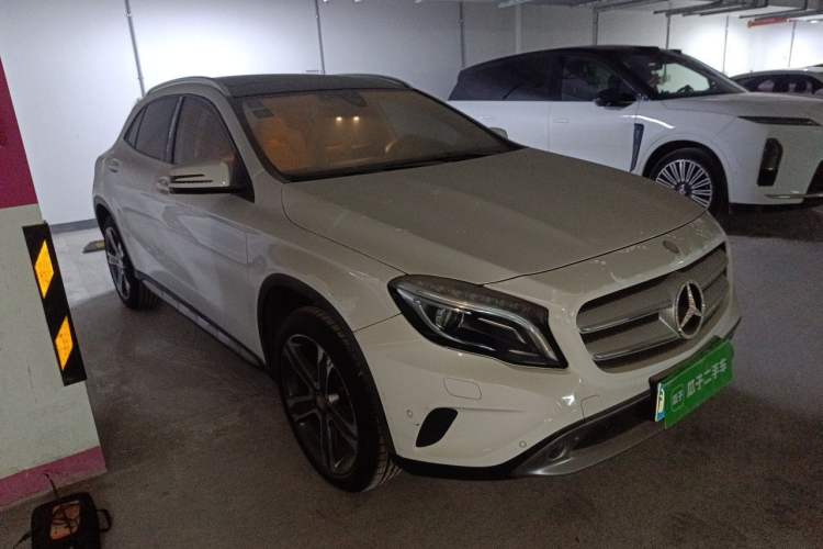 Used Mercedes-Benz GLA 2016 GLA 220 4MATIC Luxury Model Exterior 2