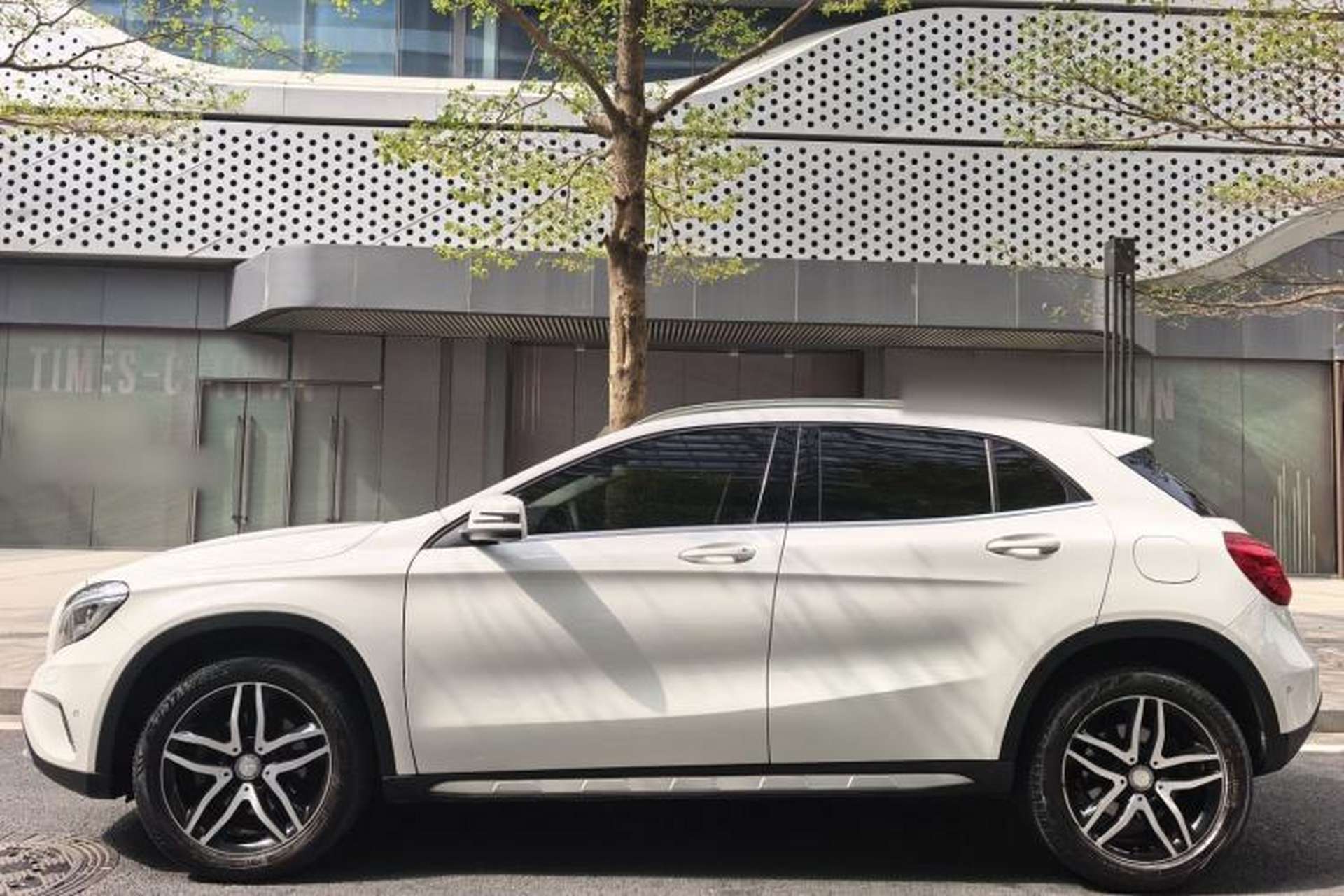 Used Mercedes-Benz GLA 2016 GLA 220 4MATIC Fashion Edition Exterior 2