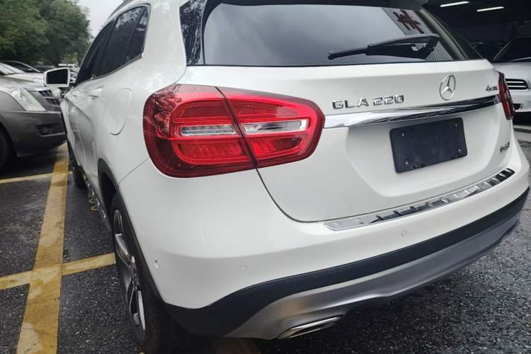 Used Mercedes-Benz GLA 2016 GLA 220 4MATIC Luxury Model Exterior 2