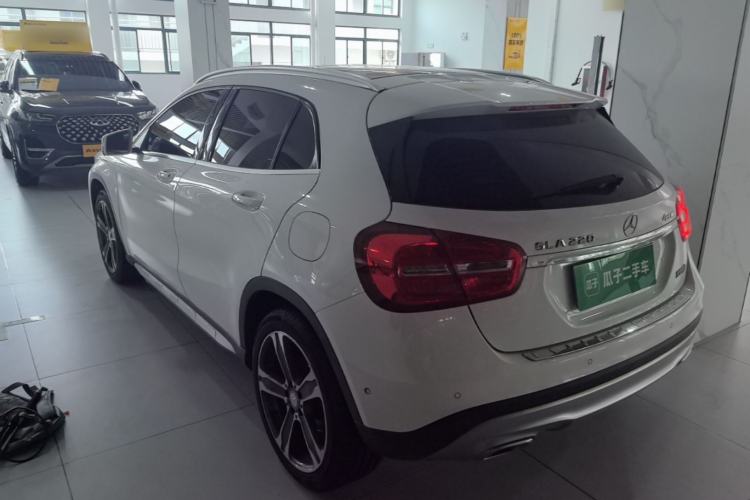 Used Mercedes-Benz GLA 2016 GLA 220 4MATIC Luxury Model Exterior 2