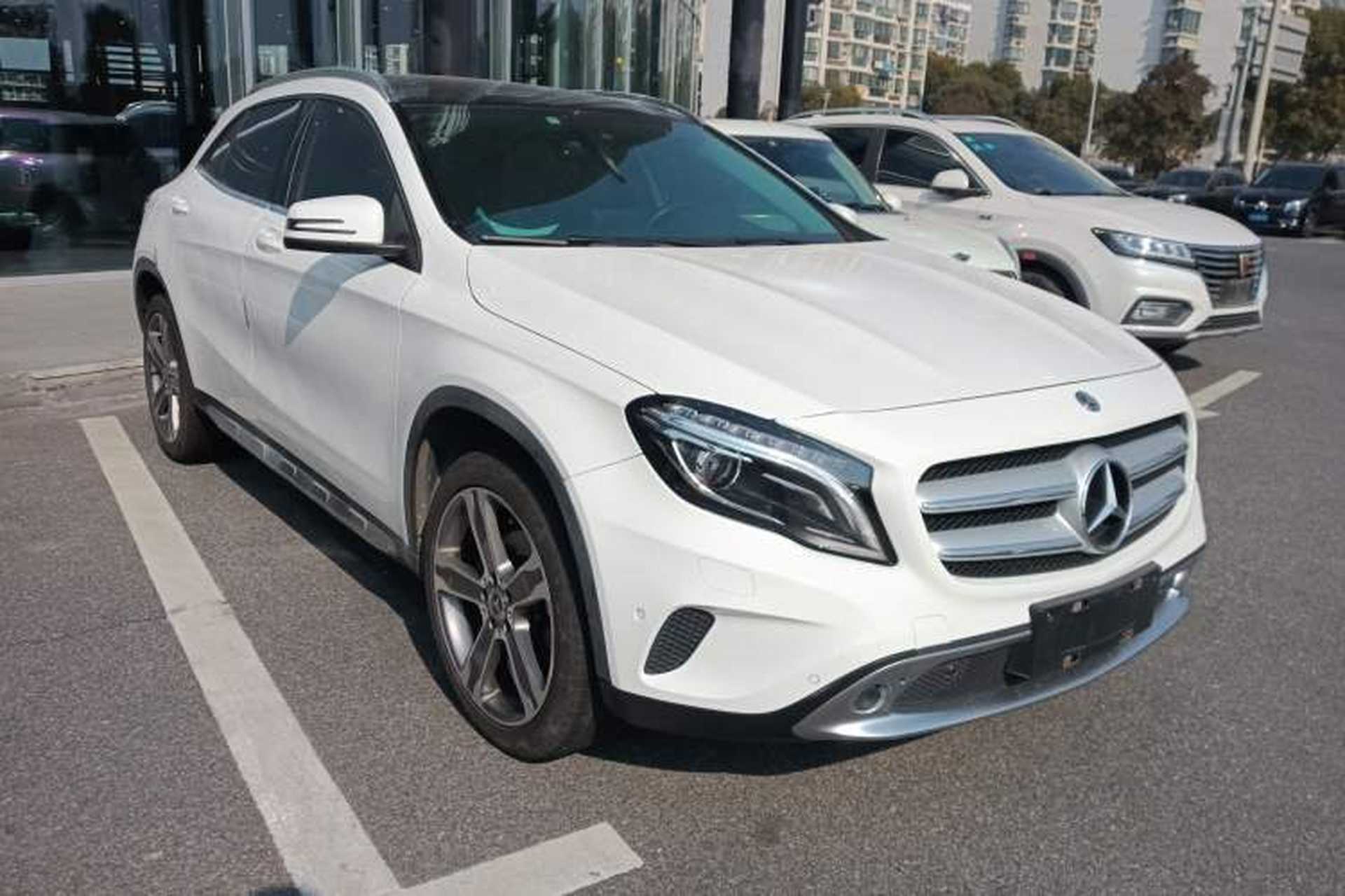 Used Mercedes-Benz GLA 2016 GLA 220 4MATIC Luxury Model Exterior 2