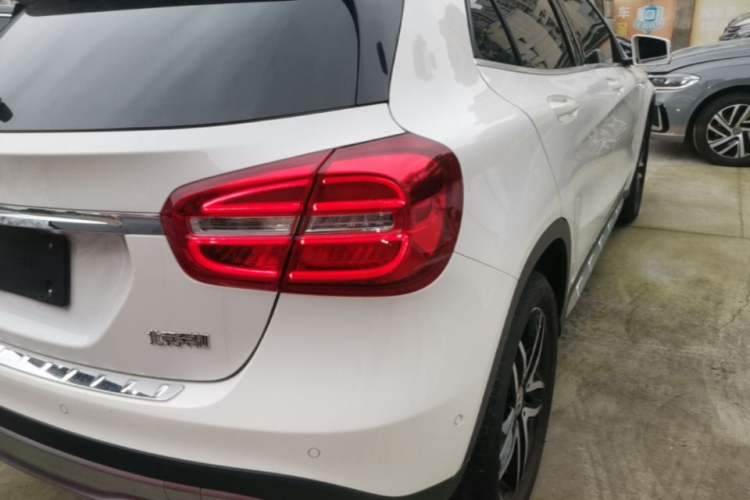 Used Mercedes-Benz GLA 2016 GLA 200 Fashion Model Exterior 3